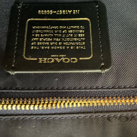 Coach Brooklyn Carryall 28 - Picture 9 of 16